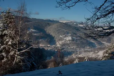 Vue générale sur la montagne ou vue sur la montagne depuis l'appartement