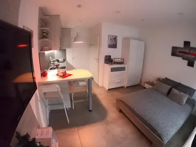 Cuisine ou kitchenette dans l'établissement Djokovic's Apartment
