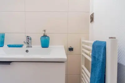 Salle de bains dans l'établissement Travel Homes - The Bluefel, 2m walk Little Venice