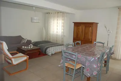Coin salon dans l'établissement Le gîte à l'ombre du tilleul