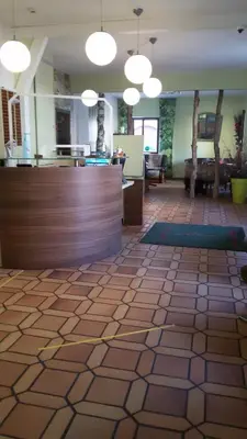 Hall ou réception de l'établissement Hôtel Restaurant Aux Deux Roses