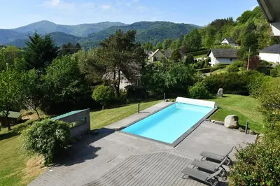 Piscine de l'établissement LA PARENTHESE ou située à proximité