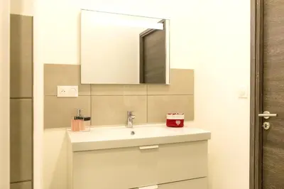 Salle de bains dans l'établissement Appartement grand standing VAUBAN 10 Personnes centre historique de Colmar