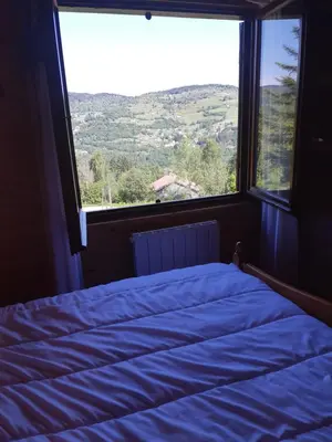 Vue générale sur la montagne ou vue sur la montagne depuis le chalet