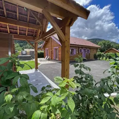 Chalet Le Familial - SPA & SAUNA - Serviettes - Peignoirs - Lits faits - Ménage inclus