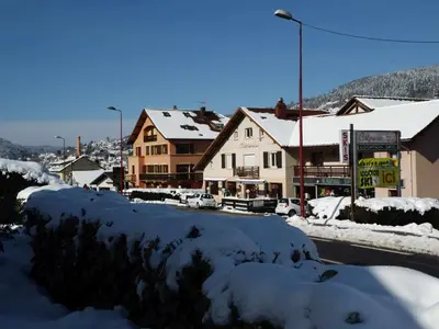 L'établissement La Mansarde de Clo en hiver