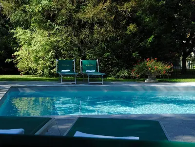 Piscine de l'établissement Hotel Restaurant Du Parc ou située à proximité