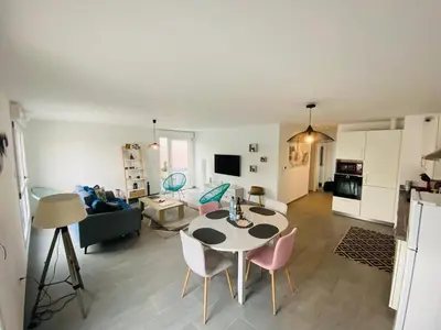 Télévision ou salle de divertissement dans l'établissement Appartement Orchidées proche centre Ville