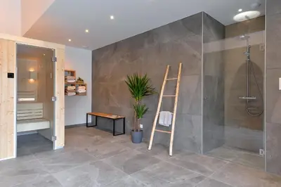 Salle de bains dans l'établissement Gîte de Munt'Z SPA, Sauna, piscine, proche de Colmar