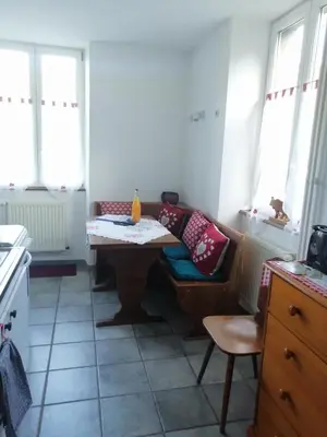Cuisine ou kitchenette dans l'établissement Les Locations de Stéphanie ,Gite Le Verger
