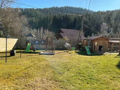 Aire de jeux pour enfants de l'établissement LES CŒURS DU TILLEUL