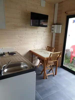 Cuisine ou kitchenette dans l'établissement JACUZZI PRIVE Romann 1