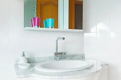 Salle de bains dans l'établissement aux pieds des vignes chambre classée 2clefs proximité des marchés de printemps