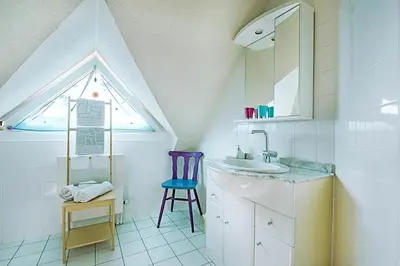 Salle de bains dans l'établissement aux pieds des vignes chambre classée 2clefs proximité des marchés de printemps