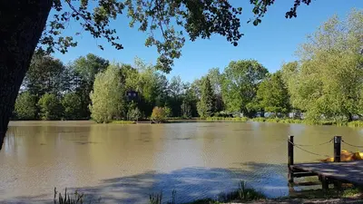Vue sur la rivière ou le fleuve situé(e) à proximité de le chalet