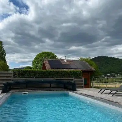 Chalet avec Jacuzzi et Piscine
