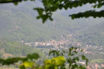 Vue générale sur la montagne ou vue sur la montagne depuis l'appartement