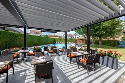 Piscine de l'établissement Le Grand Hotel & Spa ou située à proximité