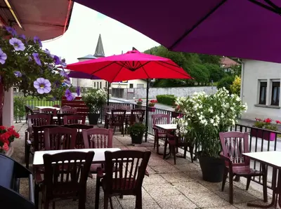 Restaurant ou autre lieu de restauration dans l'établissement Les Jolis Coeurs