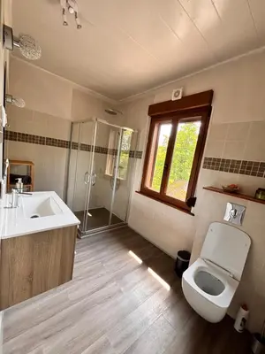 Salle de bains dans l'établissement Chambre double Auberge Alsacienne