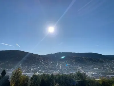 Vue générale sur la montagne ou vue sur la montagne depuis l'appartement