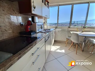 Cuisine ou kitchenette dans l'établissement Bel appartement avec vue splendide sur toute la ville de Colmar - Parking gratuit