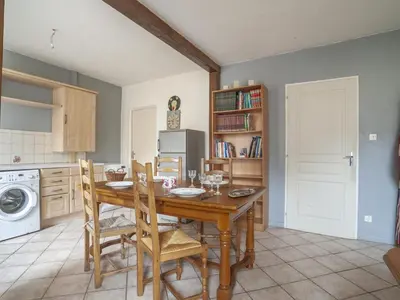 Cuisine ou kitchenette dans l'établissement Comfortable Apartment in Belfort with Terrace
