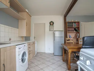 Cuisine ou kitchenette dans l'établissement Comfortable Apartment in Belfort with Terrace