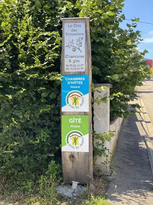 Certificat, récompense, panneau ou autre document affiché dans l'établissement Le Clos des Pommiers Fuji