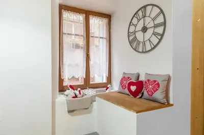 Coin salon dans l'établissement Travel Homes -The Cigogne, quiet & heart of Colmar