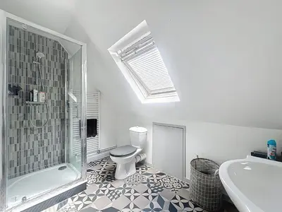 Salle de bains dans l'établissement Gite des abeilles 4p 80m2