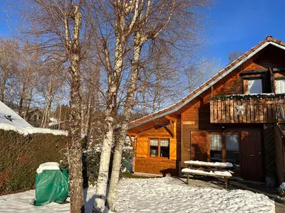 L'établissement Chalet CHLOE - wifi, BBQ, parking en hiver