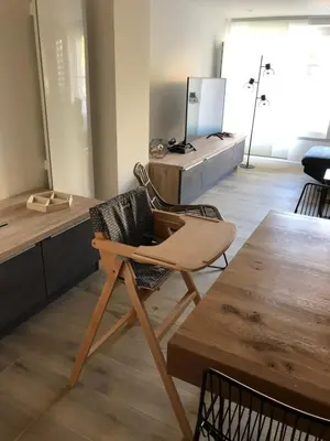 Cuisine ou kitchenette dans l'établissement L'Atelier- Appartement, Sauna, Jardin, Centre Ville, proche commerces et restaurants