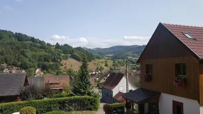 Vue générale sur la montagne ou vue sur la montagne depuis la maison de vacances