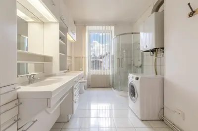 Salle de bains dans l'établissement Travel Homes - The Wooden, Spacieux & bon quartier