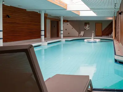 Piscine de l'établissement Les Appartements du Parc - Accès piscine et spa ou située à proximité