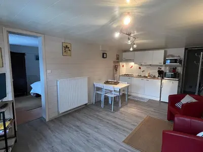 Plan de l'établissement Charmant Gîte en Montagne avec Terrasse et Garage, Proche La Bresse Ski et Sentiers Balises - FR-1-589-17