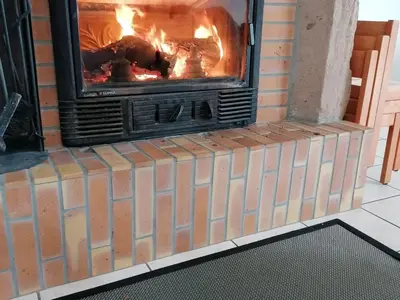 Plan de l'établissement Gîte spacieux avec cheminée, proche nature, accessible PMR, idéal famille et motards - FR-1-589-34