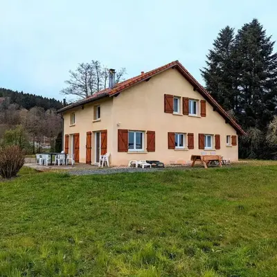 Gîte spacieux avec cheminée