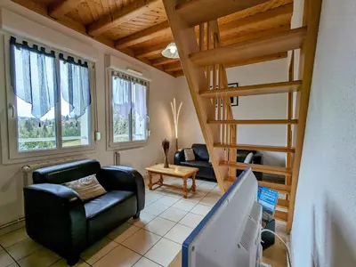 Plan de l'établissement Gîte Confortable en Pleine Nature avec Cheminée et Accès Direct aux Sentiers, Proche Gérardmer et Lac - FR-1-589-124