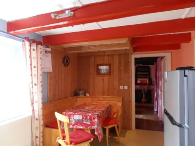 Plan de l'établissement Charmant gîte avec terrasse, WiFi et garage moto à Gérardmer - FR-1-589-133