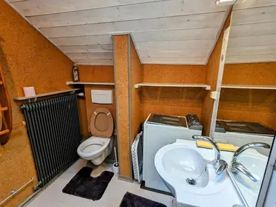 Plan de l'établissement Gîte rénové avec randonnées et ski à proximité, à 6 km de Remiremont - FR-1-589-151