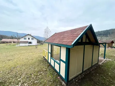 Plan de l'établissement Chalet spacieux avec cheminée, proche forêt, sentiers pédestres, terrasse, terrain clos, jeux et WIFI - FR-1-589-187