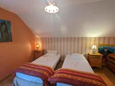 Un ou plusieurs lits dans un hébergement de l'établissement Gîte Alsace proche forêts, randonnée, stations de ski, 2 salons, terrasse sud, cheminée, animaux acceptés - FR-1-589-200