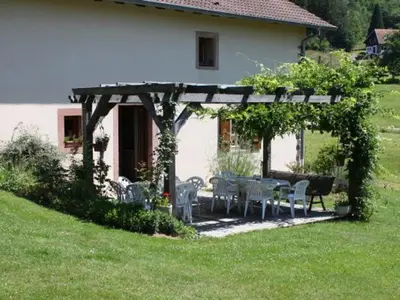 Jardin de l'établissement Grande Ferme Rénovée avec Jardin, Terrasse et Sentiers à Proximité - Vosges - FR-1-589-232