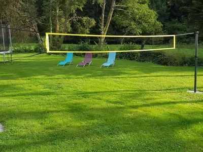 Jardin de l'établissement Gîte familial avec piscine, idéal pour randonnées et pêche, proche Gérardmer et crêtes vosgiennes - FR-1-589-238