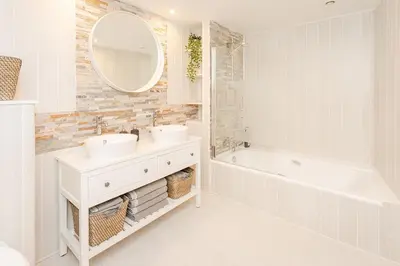 Salle de bains dans l'établissement Le Grenier du Photographe