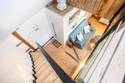 Télévision ou salle de divertissement dans l'établissement Gîte La Rodernelle - Sauna - Patio - Climatisation - Vue sur Château du Haut Kœnigsbourg