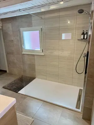 Salle de bains dans l'établissement Chez Mamema, maison Alsacienne route des vins