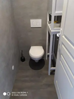 Salle de bains dans l'établissement Les Glycines
